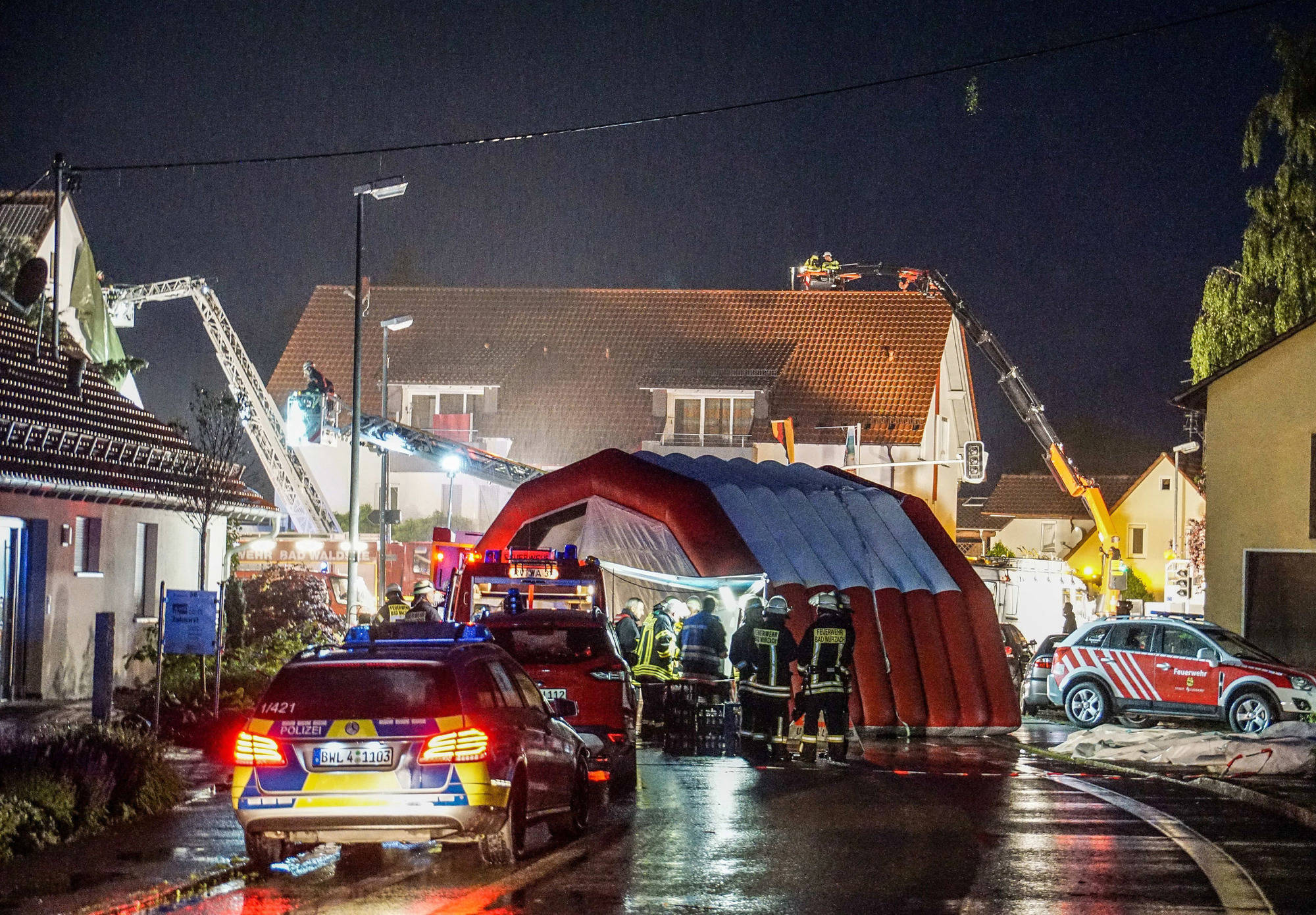 Unwetter Mit Windhose Richtet Im S Dwesten Sch Den An S Dwest Rhein