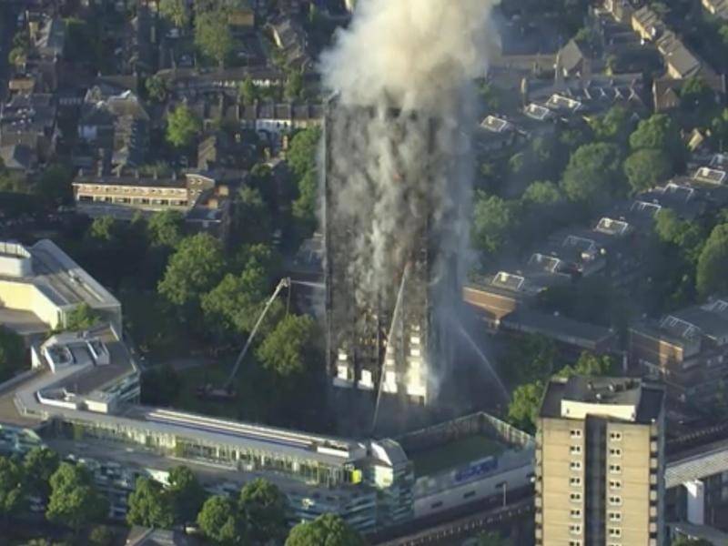 http://rnz.de/cms_media/module_img/477/238788_1_org_das-von-sky-news-zur-verfuegung-gestellte-videostandbild-zeigt-die-loescharbeiten-foto-sky-news-ap-dpa.jpg