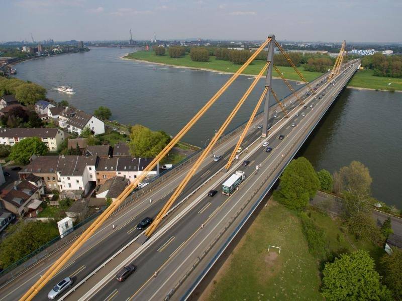 A40-Brücke Bei Duisburg Gesperrt - Panorama - Rhein Neckar Zeitung