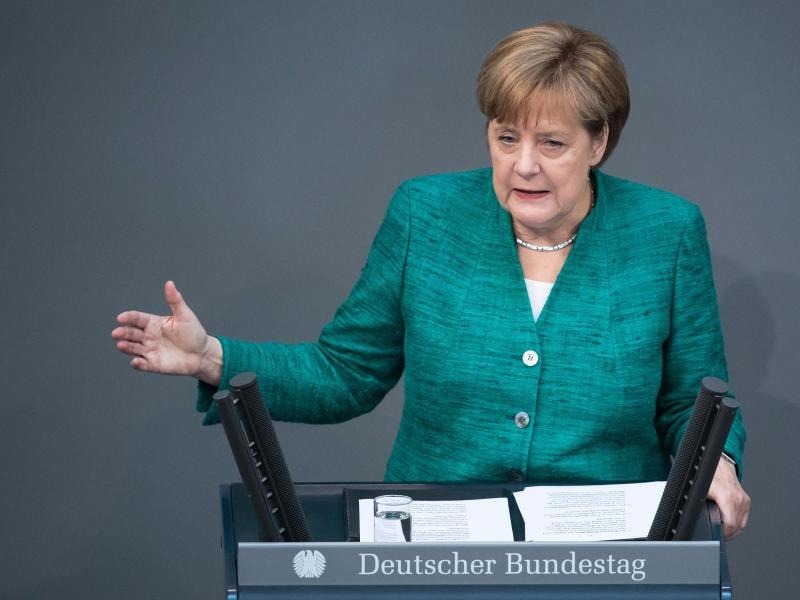 http://rnz.de/cms_media/module_img/650/325337_1_org_bundeskanzlerin-merkel-waehrend-der-regierungserklaerung-im-bundestag-foto-bernd-von-jutrczenka.jpg