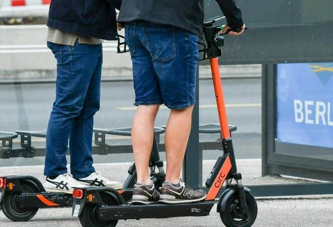 
		Mannheim-Heidelberg:  Betrunken auf dem E-Scooter - Auto-Führerschein weg
		