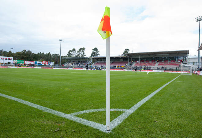 
		SV Sandhausen:  Vier positive Corona-Tests - Mannschaft muss in Quarantäne
		