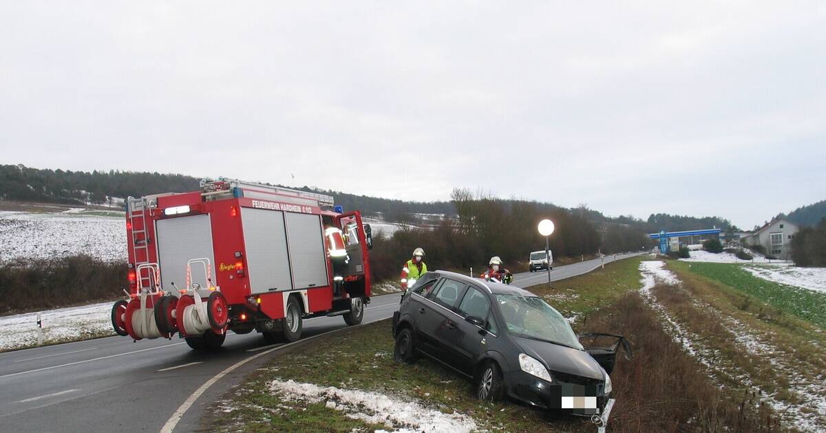 hardheim schwerer unfall zwischen auto und traktor auf der b27 update buchen rnz