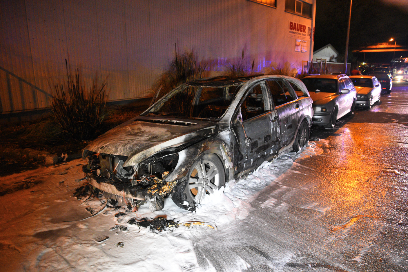 Mannheim: Auto und Elektrobus standen in Flammen (Update) - Nachrichten