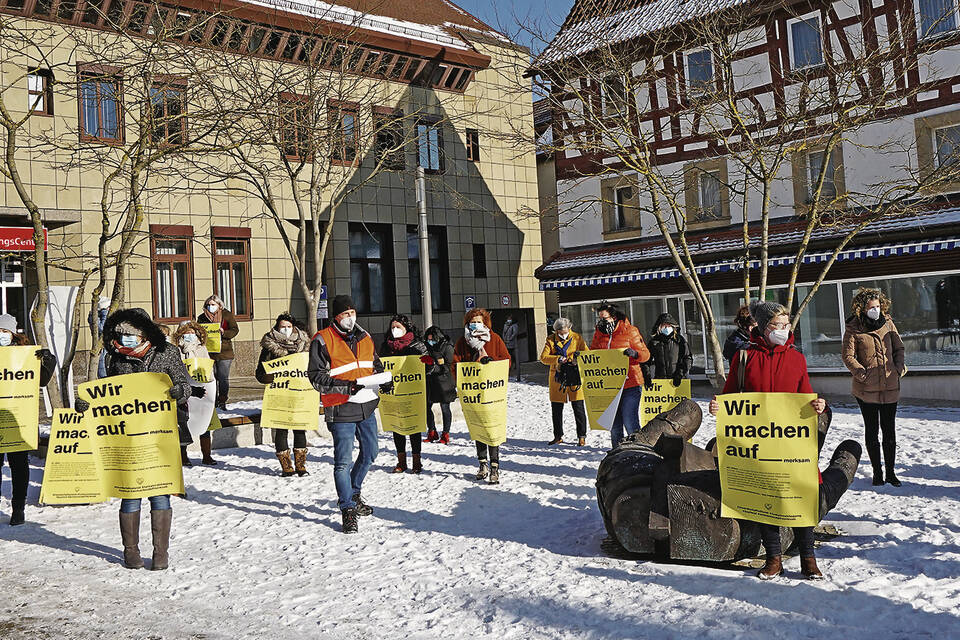 Eppingen: Eppinger Einzelhändler Protestieren Auf Dem Ludwigsplatz ...