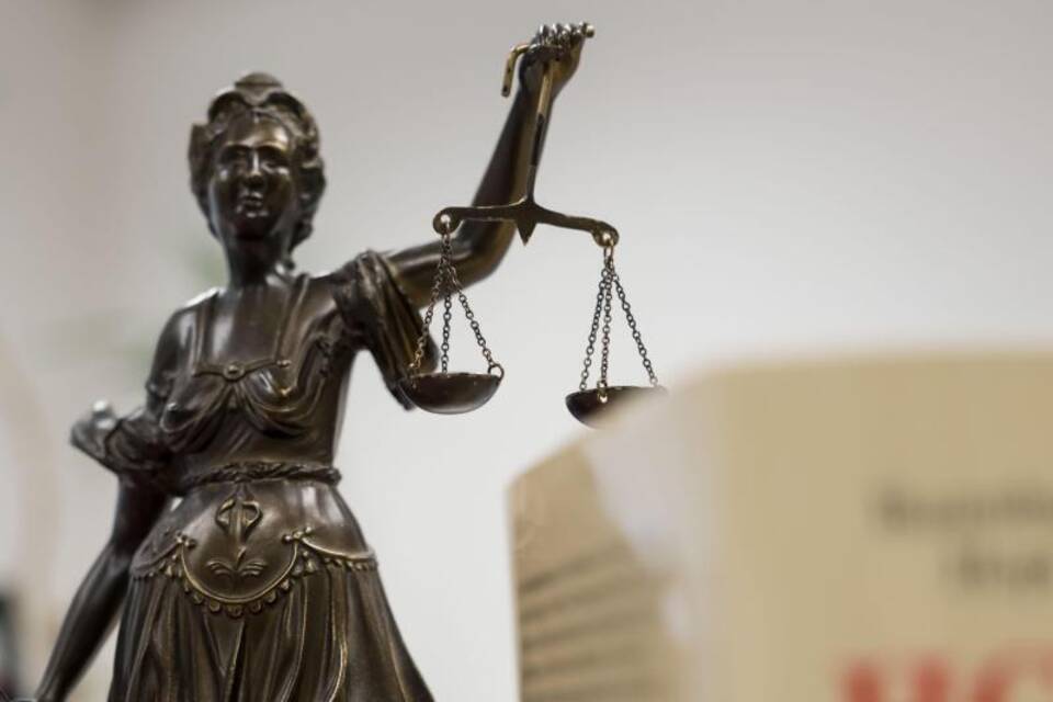Statue Justitia Statue Justitia