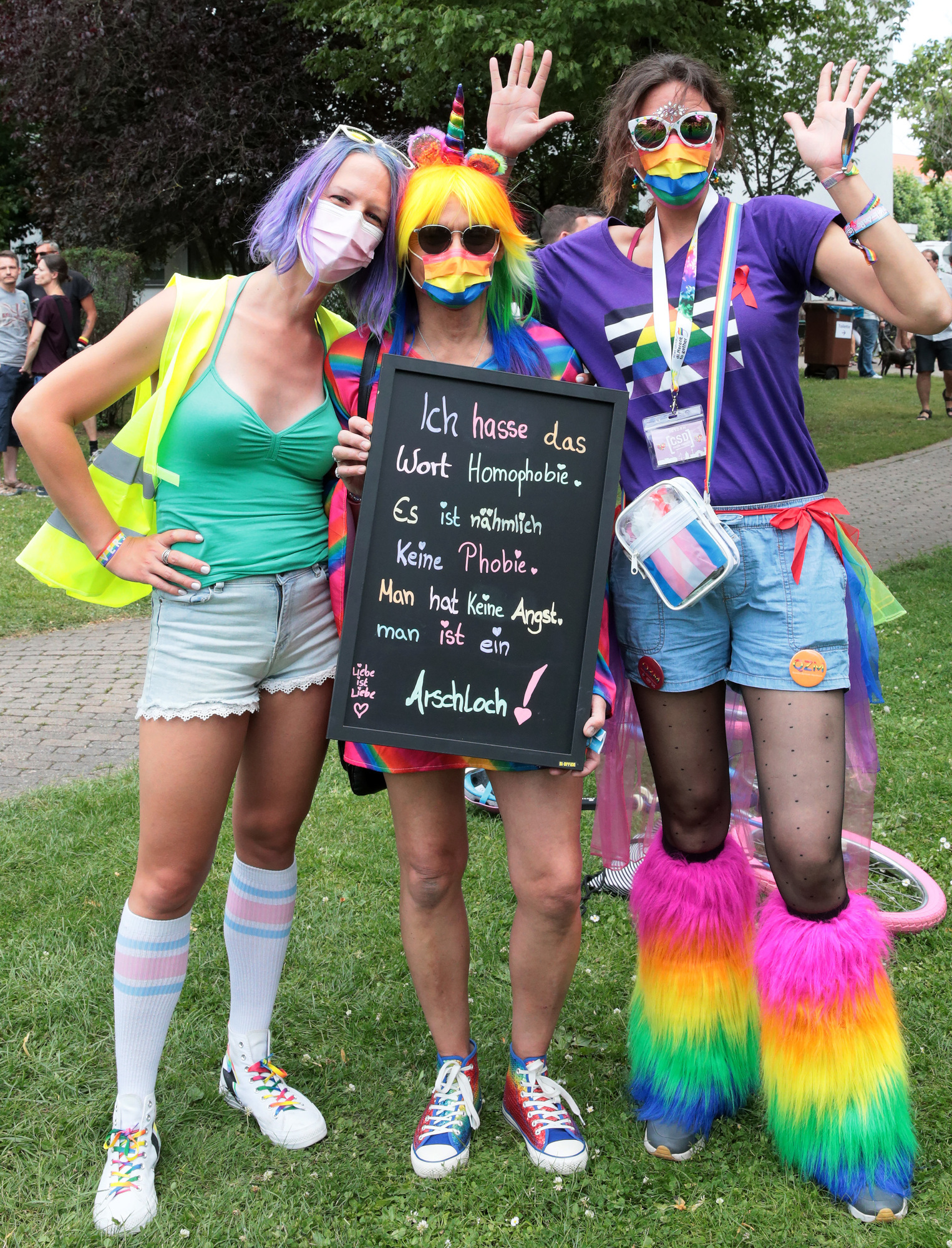 Dorfpride Oftersheim Zeigt Flagge Für Queere Menschen Auf Dem Land Plus Fotogalerie