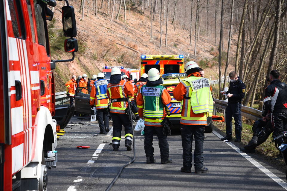 L536 Bei Schriesheim: Schwerer Unfall Fordert Ein Menschenleben ...