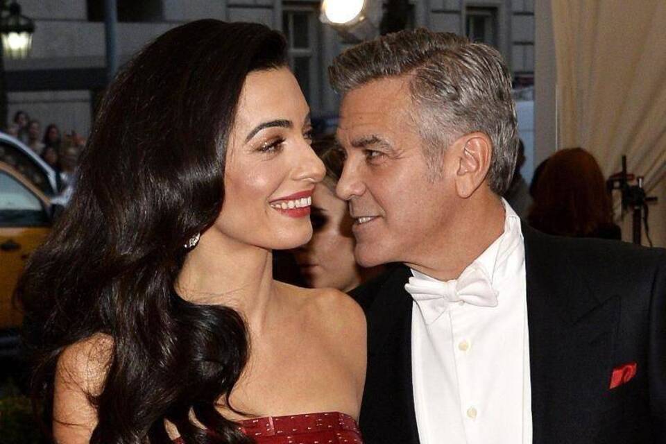 George Clooney Hat Amal Mit Heiratsantrag «überfallen» - Panorama ...