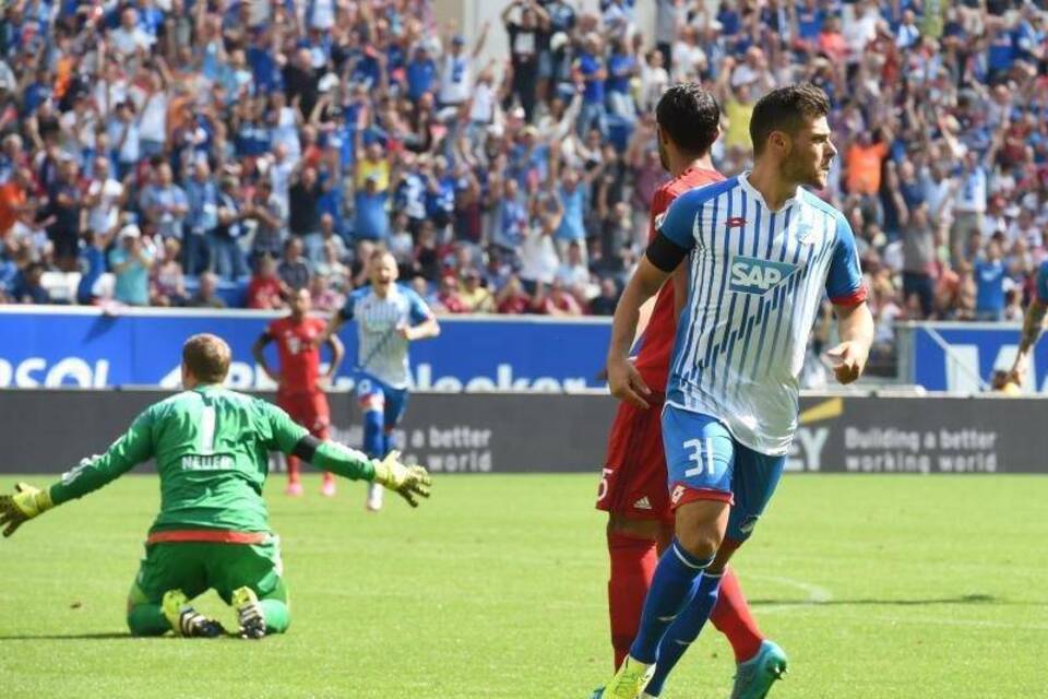 Blitztor Gegen Bayern: Volland Stellt Rekord Ein - Politik - Rhein ...