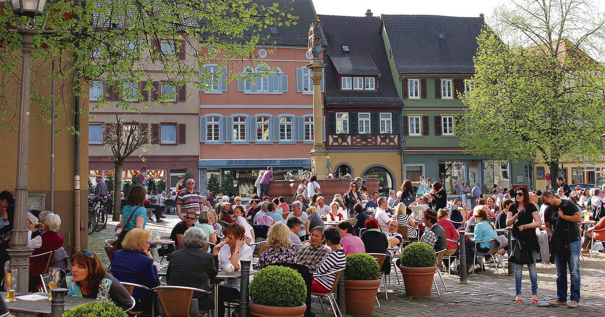 Lebendige Altstadt: Ladenburger Einzelhandel Und Gastronomie Trotzen ...