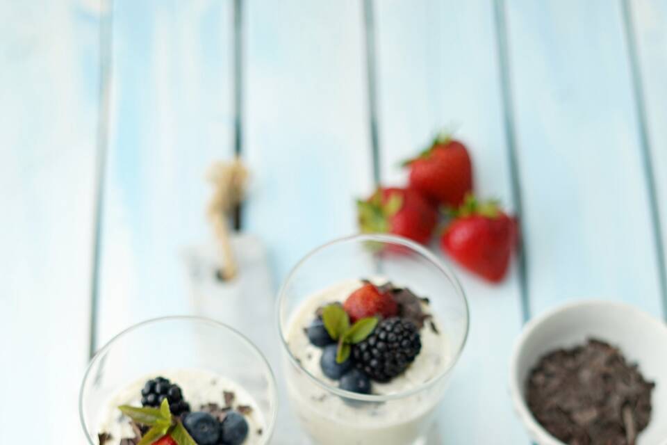 Der Sommer-Hit: Quark-Grieß-Dessert mit Beeren-Topping - Essen ...