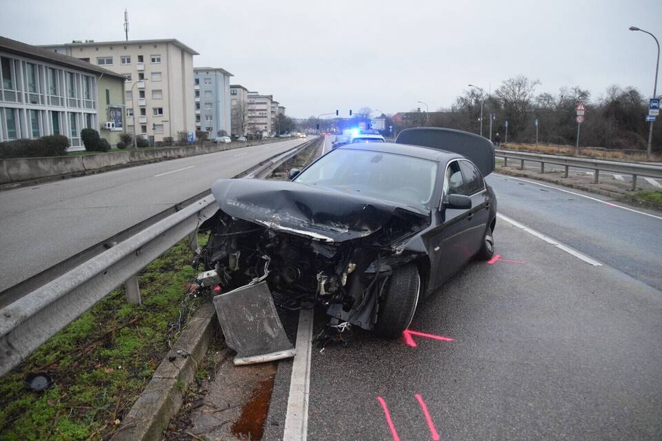 Mannheim: Verkehrsunfall Auf Der B 38 (Update) - Polizeiberichte Aus ...