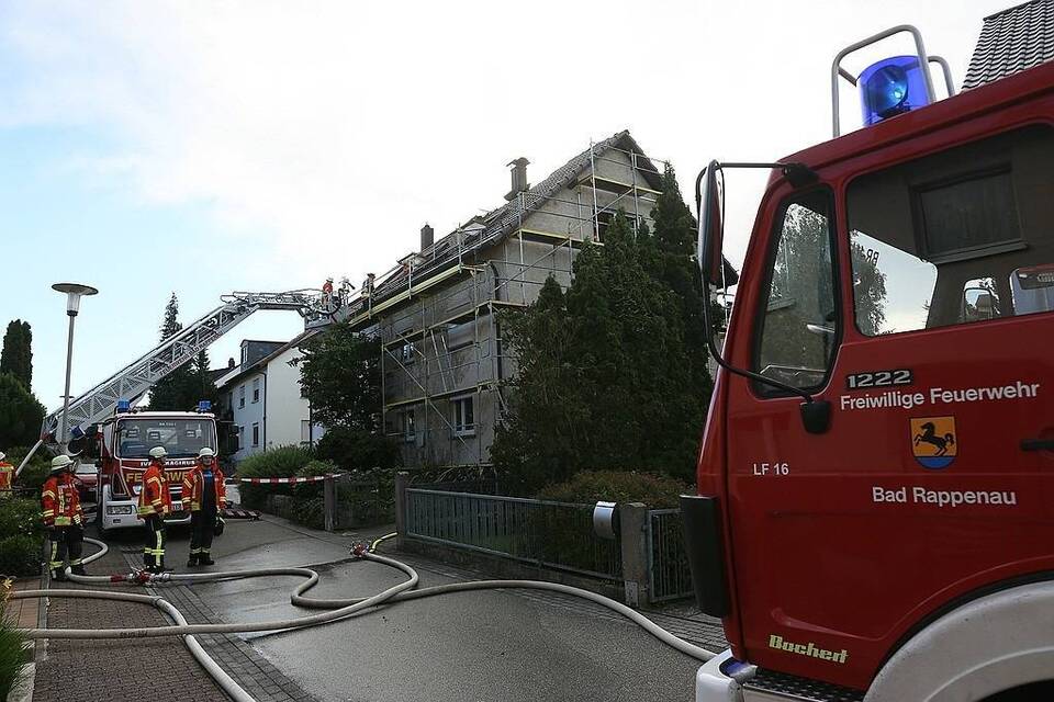 Bad Rappenau: Großaufgebot Der Feuerwehr Hat Brand Schnell Unter ...