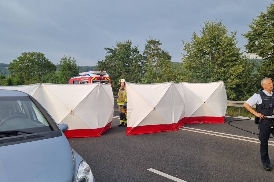 Weinheim Maskierter Greift Einsatzkräfte Nach Unfall An Update Plus Video Polizeiberichte