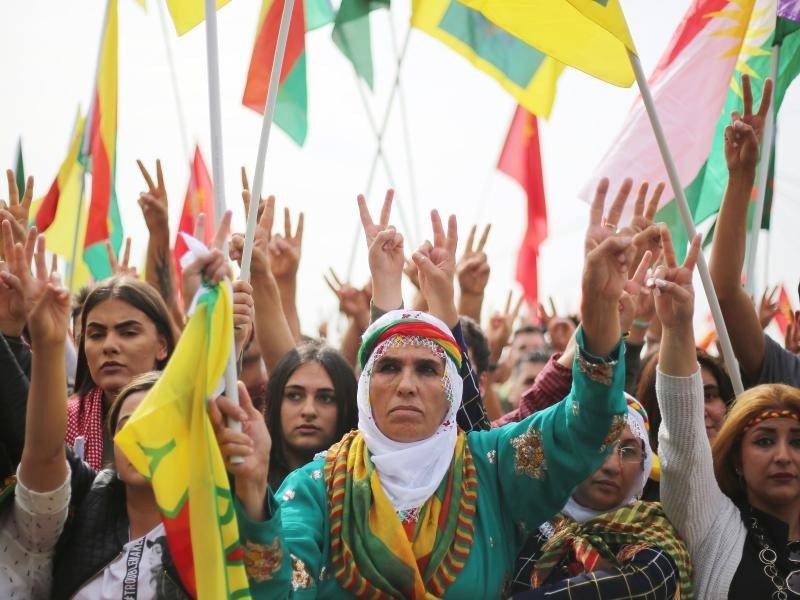 30 000 Kurden Demonstrieren In Koln Friedlich Fur Ocalan Inland Rnz