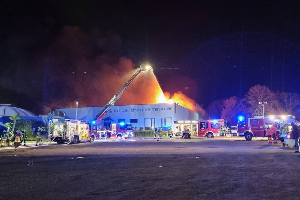 Großbrand beim Miramar in Weinheim - Startseite RNZ Rhein-Neckar ...