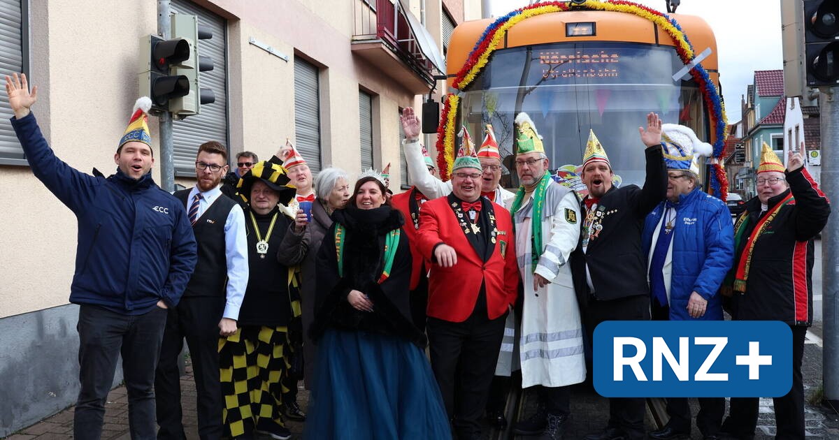 Närrische Straßenbahn erfreut Kostümierten zwischen Eppelheim und Heidelberg