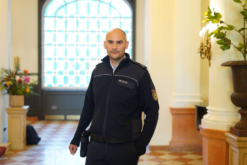 Finanzminister Bayaz wird zum Schauspieler Finanzminister Bayaz wird zum Schauspieler