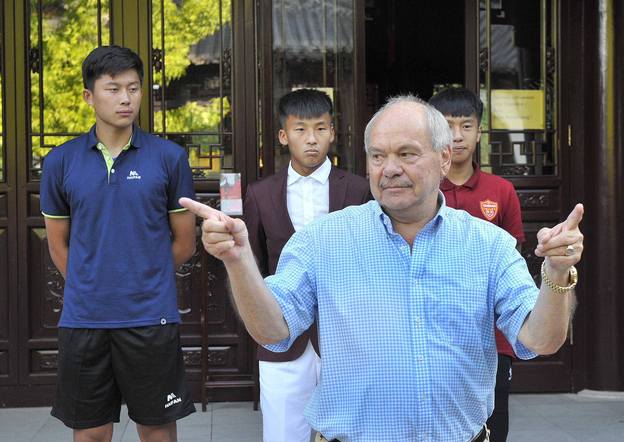 Deutsch Chinesisches Fussballturnier Ex Trainer Schlappner Kritisiert Waldhof Absage Nachrichten Aus Mannheim Rnz