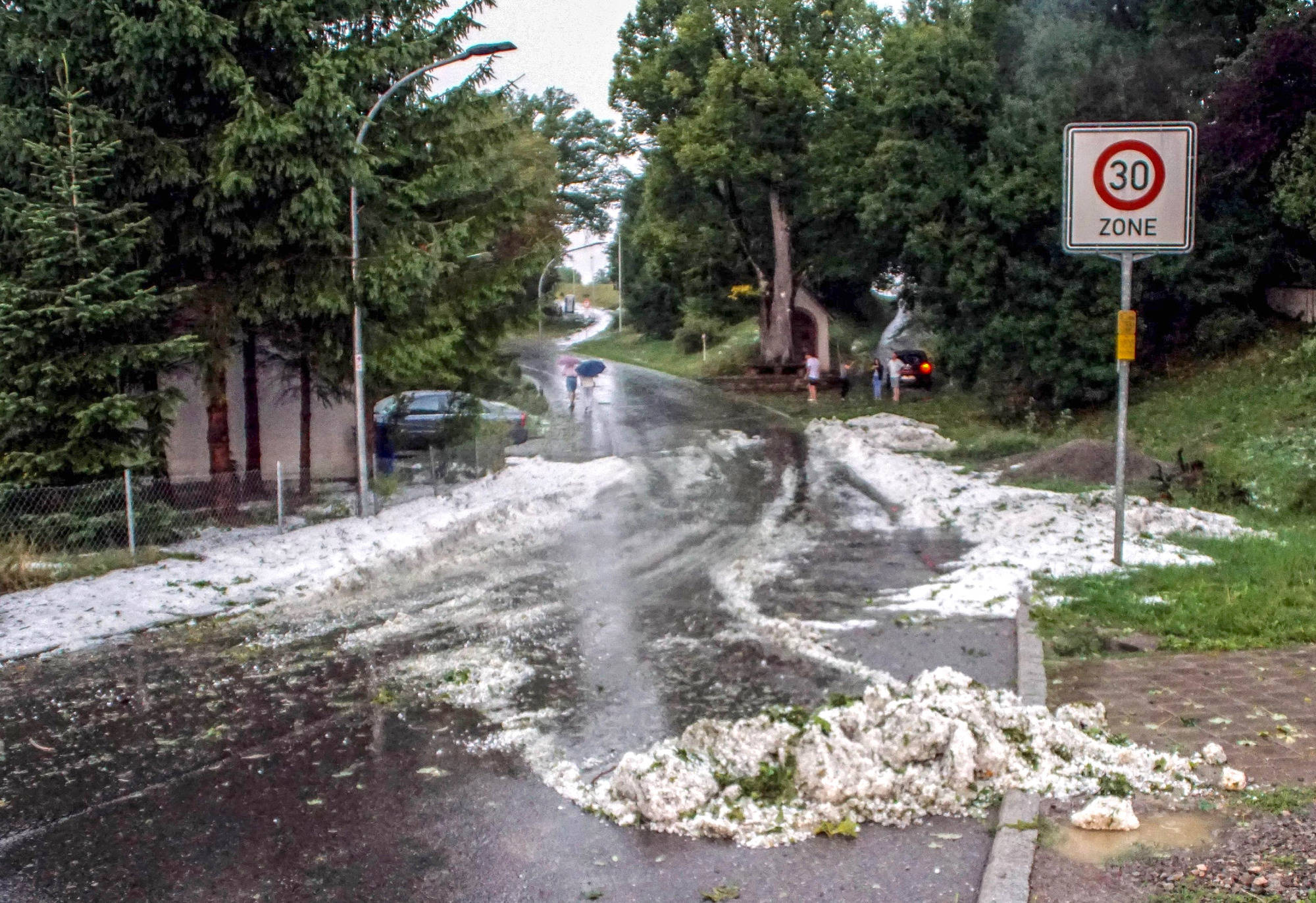 Unwetterbilanz Vom Wochenende: Gewitter Und Starkregen Richten Schäden ...