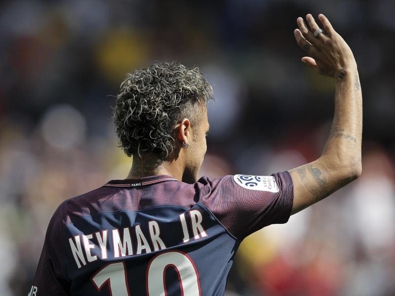 Hoffnungstrager Paris Feiert 222 Millionen Mann Neymar Rhein Neckar Zeitung Regionalnachrichten Rnz