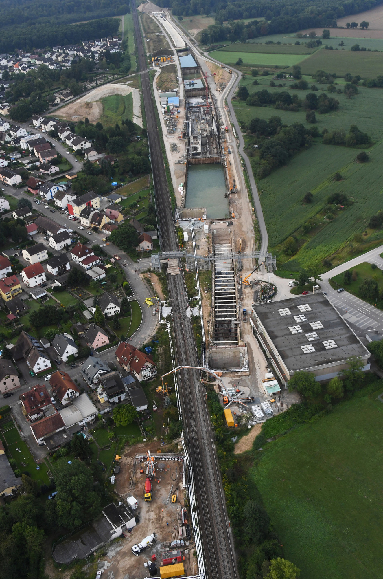 Sperrung der Rheintalbahn BahnInformationen nur aus der