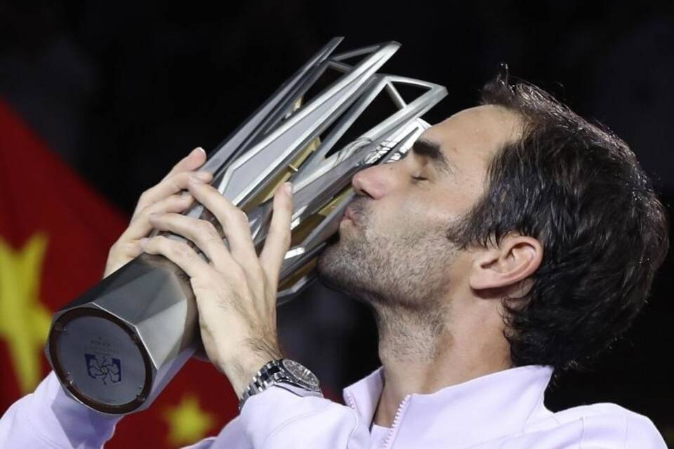 Titelpremiere Für Scharapowa: Federer In Shanghai Stärker Als Nadal ...