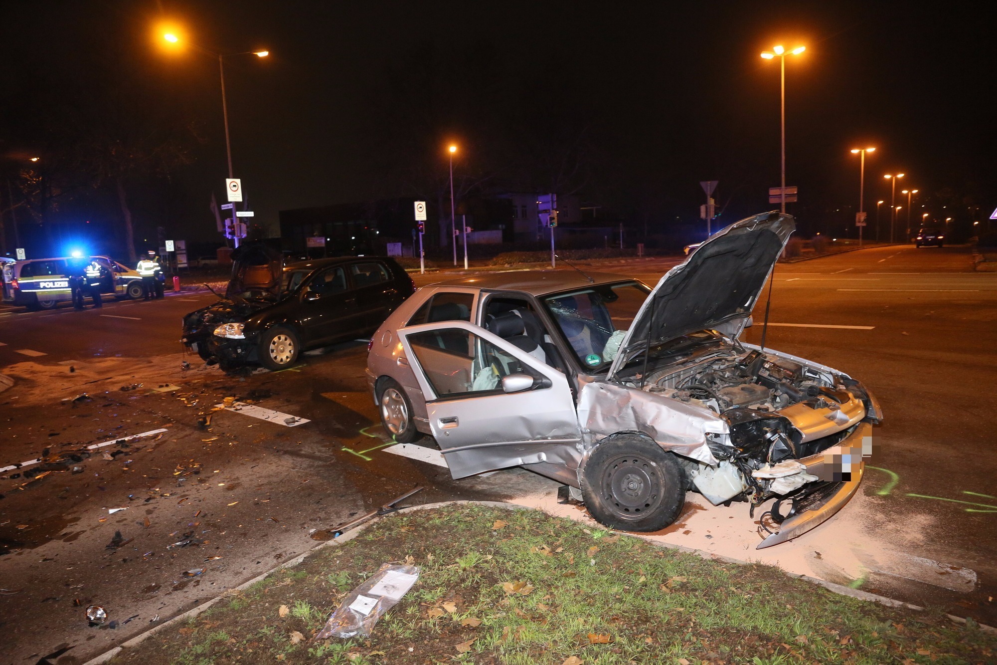 Unfall In Heilbronn: Rote Ampel übersehen - Drei Verletzte ...