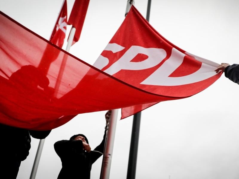 Hintergrund: So Läuft Die GroKo-Abstimmung Auf Dem SPD-Parteitag ...