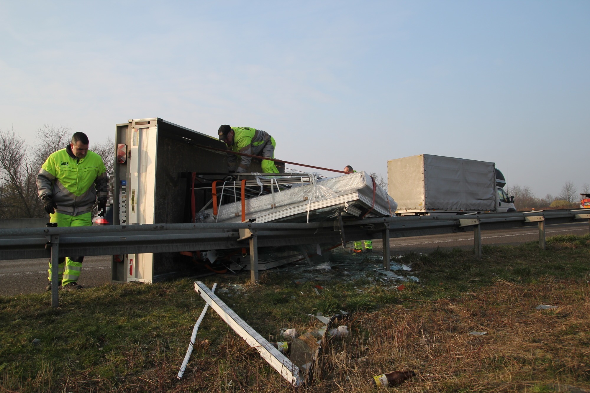 Sinsheim Zerborstene Fenster für Stau auf der A 6