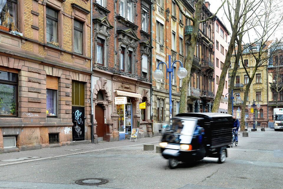 Zwischen Profitgier Und Abstiegsängsten: Im Mannheimer Jungbusch Nehmen ...