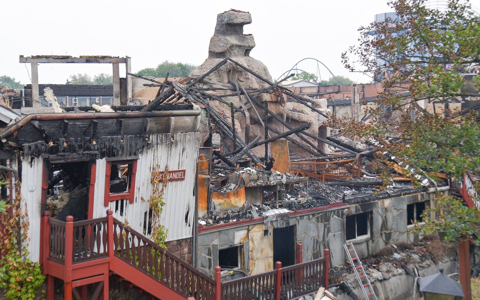 Europa-Park Rust: Brandursache weiterhin unklar - Südwest ...