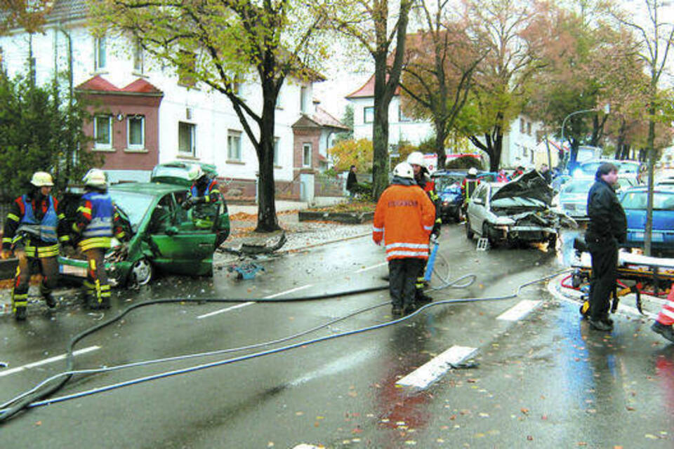 Unfall Mit Drei Schwerverletzten - Rhein-Neckar - Nachrichten Und ...