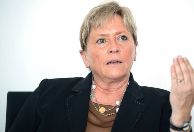 Sudwest Kultusministerin Eisenmann Fur Fruheren Start In Die Weihnachtsferien Sudwest Rnz